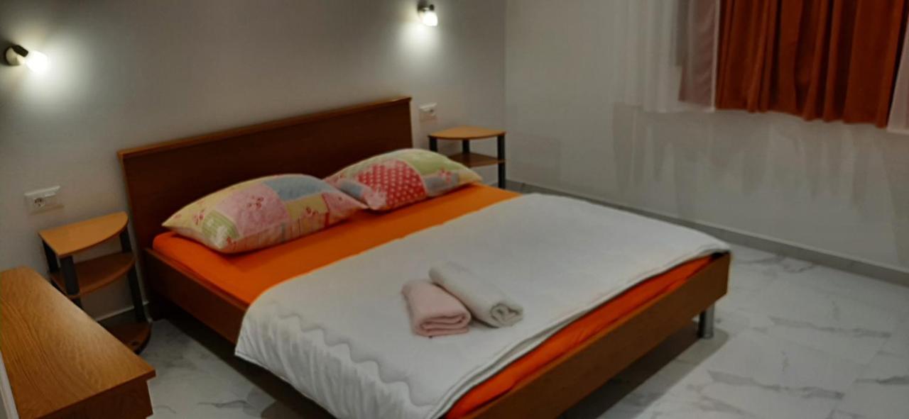 Marin I Vinka Apartment Trogir Bagian luar foto
